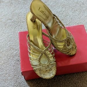 SANDLES NWOT GOLD TONE CORK HEEL SANDLES